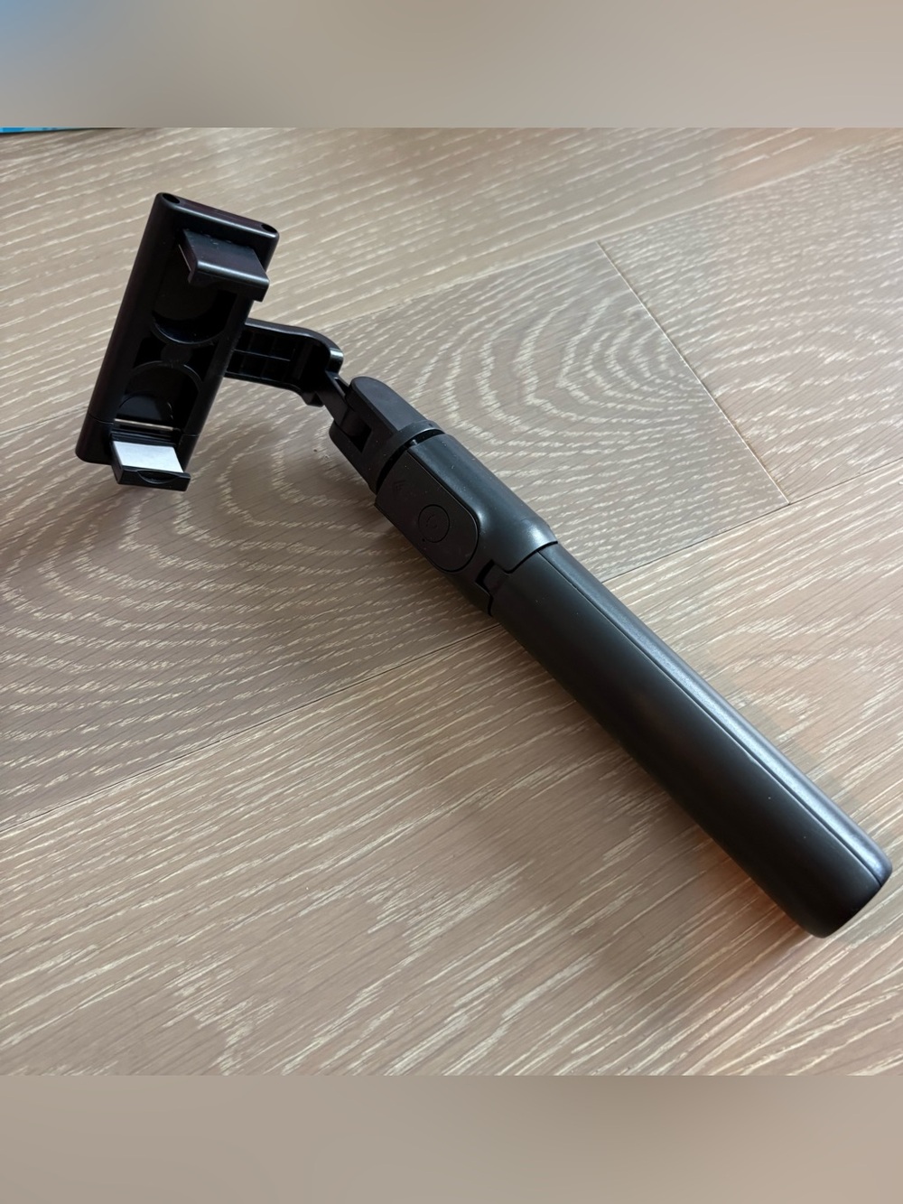 Compact Black Foldable Phone Mount tripod / Selfie Stick with shutter remote